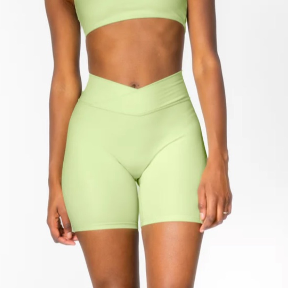 437 Active V Short